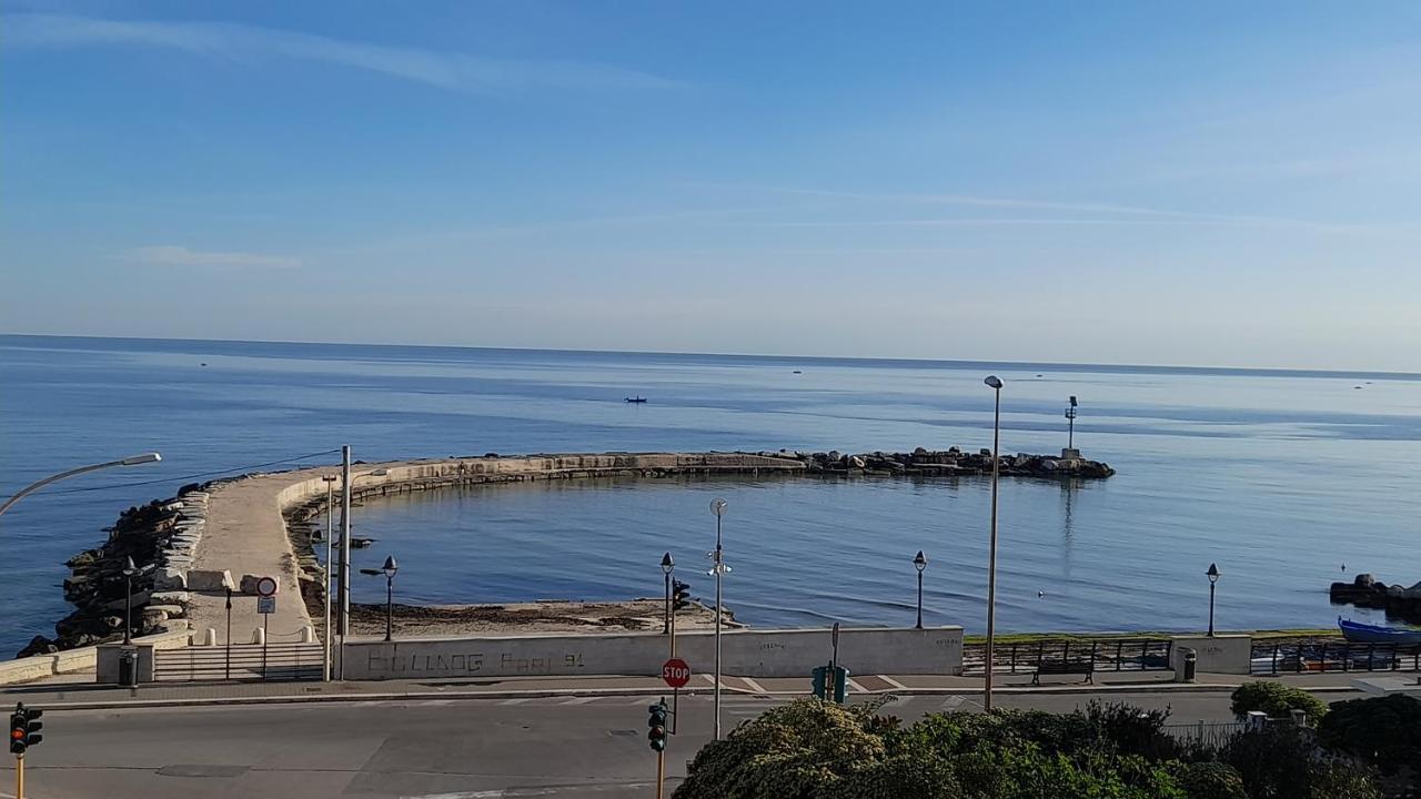 La Chicca Del Mare Hotel Bari Bagian luar foto